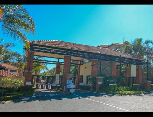 2 BEDROOM APARTMENT FOR SALE IN SUNNINGHILL